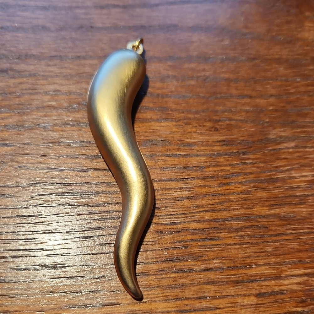 Gold Tone 3" Horn Pendant